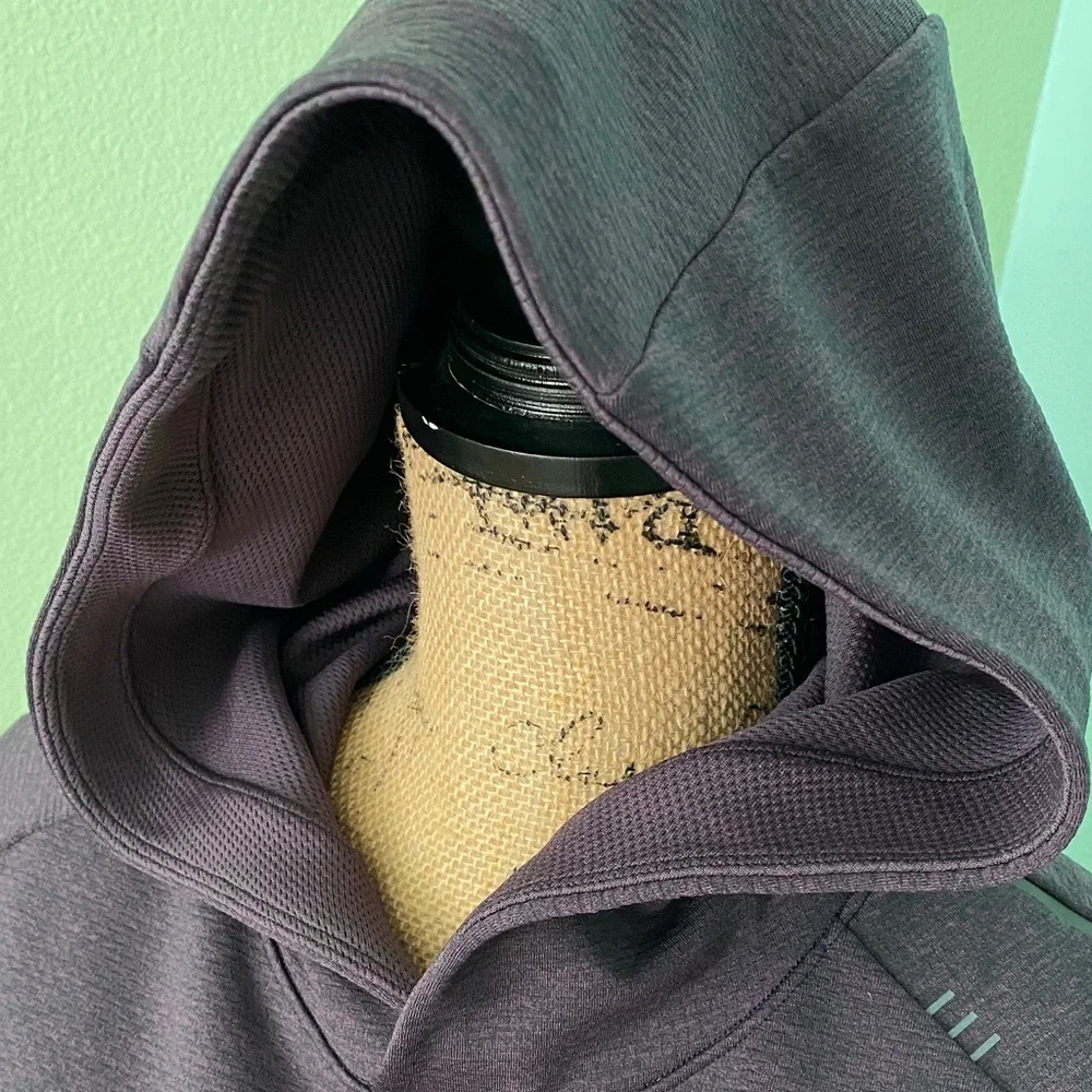 Men's Lululemon Athletica Textured Tech Hoodie in Purple/Charcoal Grey - Picture 6 of 8
